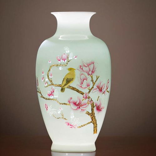 早期的瓷器都来源于中国 错 这种瓷器是英国人发明的
